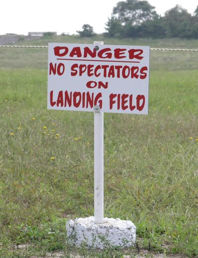 (Image: Sign: No spectators allowed on dropzone!)
