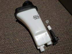 (Image: New OE expansion tank with level sensor)