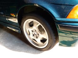 (Image: Showing the large left front wheel gap before settling)