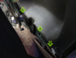 (Image: Seat belt mechanism retaining bolt)