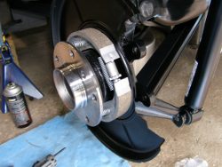 (Image: New parking brakes from the top showing the adjuster)