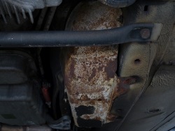 (Image: Old fuel filter cover)