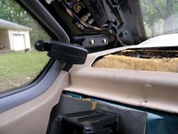 (Image: Closeup of the interlocking fit of the parcel shelf and side panel)