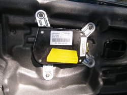 (Image: E36 side airbag installed on door)
