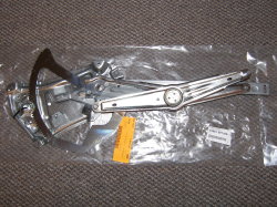 (Image: New E36 window regulator with part number)