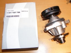 (Image: BMW OE water pump including box)