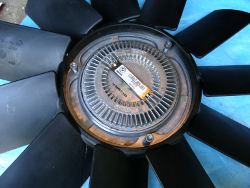 (Image: Closeup showing correct mating of fan and clutch)