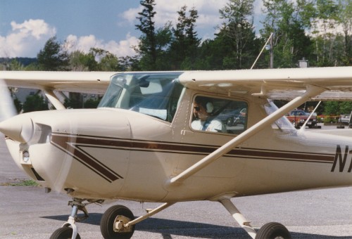 (Image: Me doing a runup in the Cessna 150)