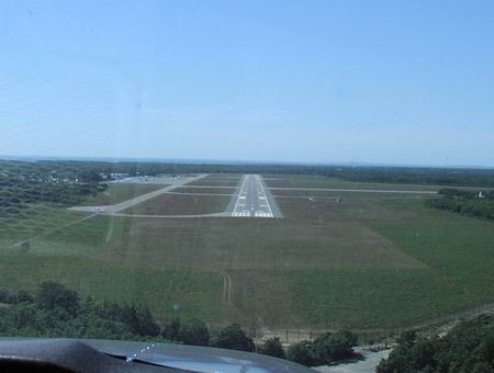 (Image: Final approach, Runway 24, MVY)