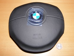 (Image: Closeup of front of three spoke airbag)