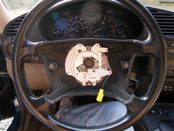 (Image: Four spoke wheel without airbag installed)