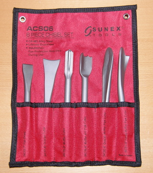 (Image: Six piece air hammer chisel kit)