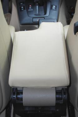 (Image: Armrest installed - mmmm, fresh leather smell!