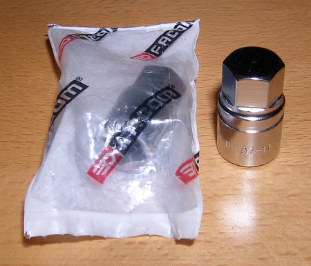 (Image: FACOM D10714 Stubby Socket)