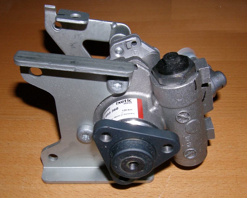 (Image: Closeup of BMW / Ixetic Power Steering Pump)