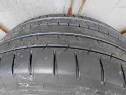 (Image: Closeup of Pilot Super Sport tread)