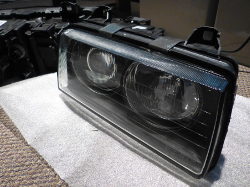 (Image: ZKW Euro Ellipsoid headlight assembly front)