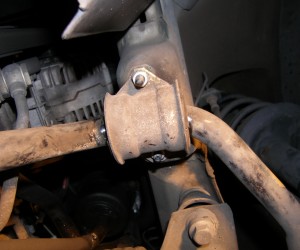 (Image: New front swaybar bushing installed)