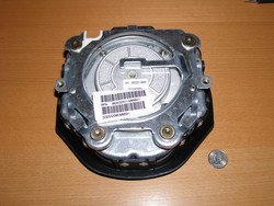 (Image: Closeup of rear of three spoke airbag)