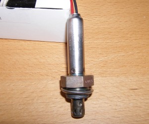 (Image: Closeup of new BMW / Siemens / NTK oxygen sensor)