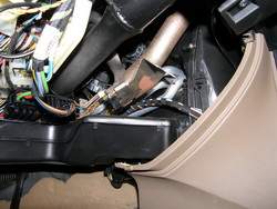 (Image: Closeup of HVAC plenum and footwell vent)